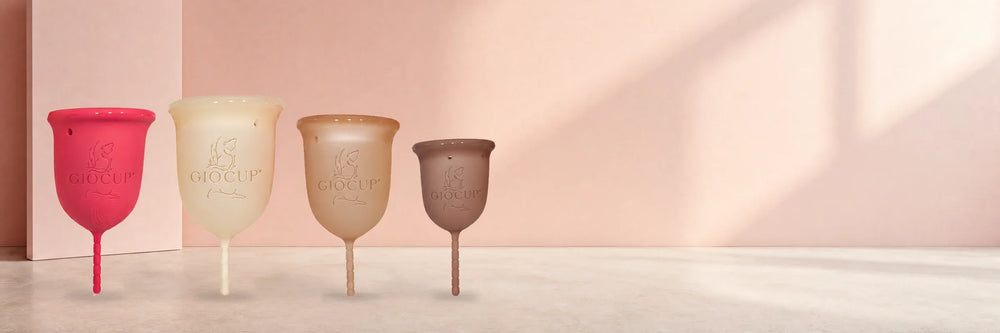 Copos menstruais GIOCUP® de pé